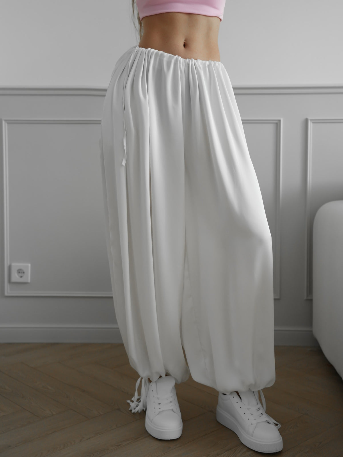 Flow Pants worn with flat shoes, floor length